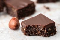 Healthy Vegan No-Bake Chocolate Hazelnut Bars