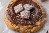 Crumbl Peanut Butter Muddy Buddy Delight