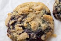 Blueberry Muffin Cookie Bliss: Crumbl-Style with Streusel