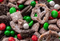 Simple Holiday Muddy Buddy Mix