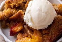 Simple Classic Peach Cobbler