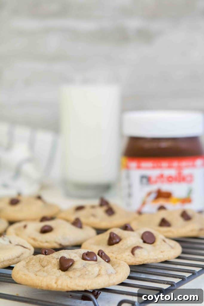 The easiest Nutella stuffed chocolate chip cookie recipe