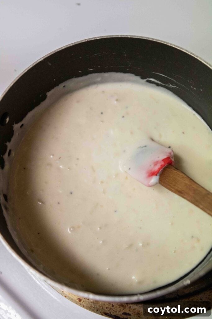 Step by step to make garlic white pizza sauce