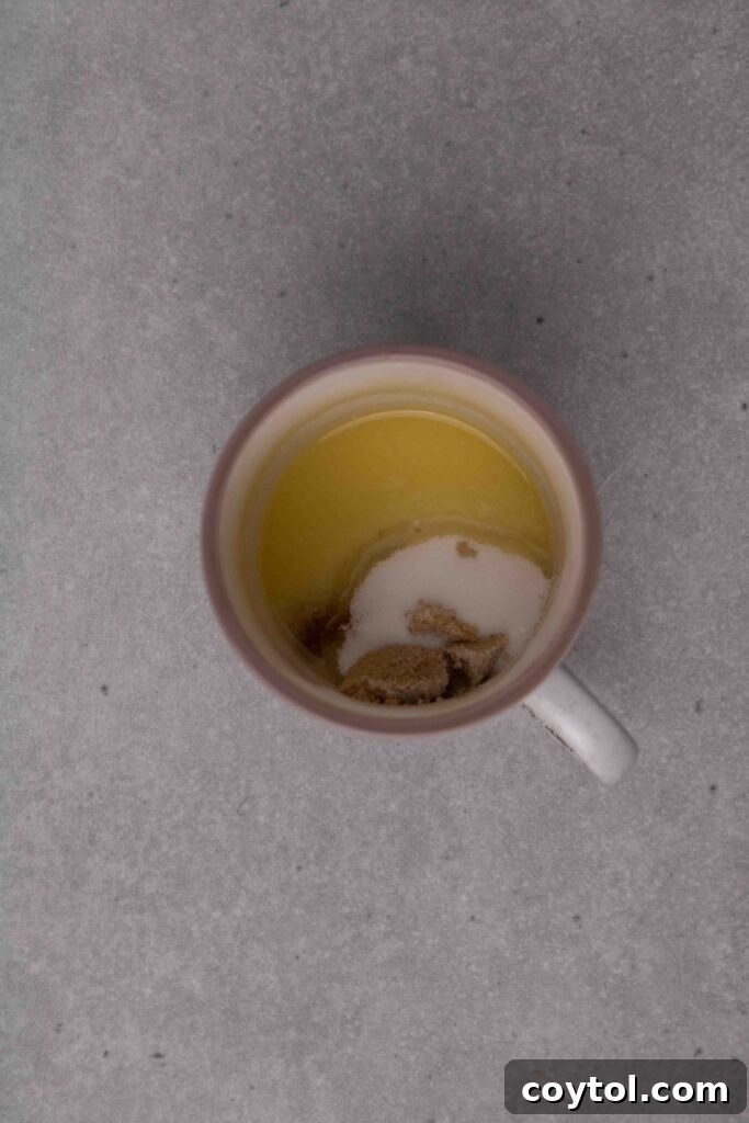 How to make a sugar cookie in a mug: adding sugar