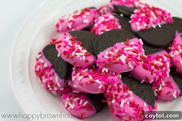 18 Easy No-Bake Valentine Treats for Kids 11 Decorated no-bake Valentine's Day Oreos, a simple and fun kid's activity.