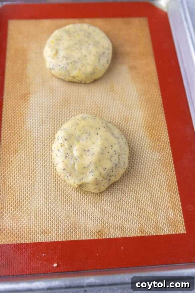 Crumbl lemon poppy seed cookies