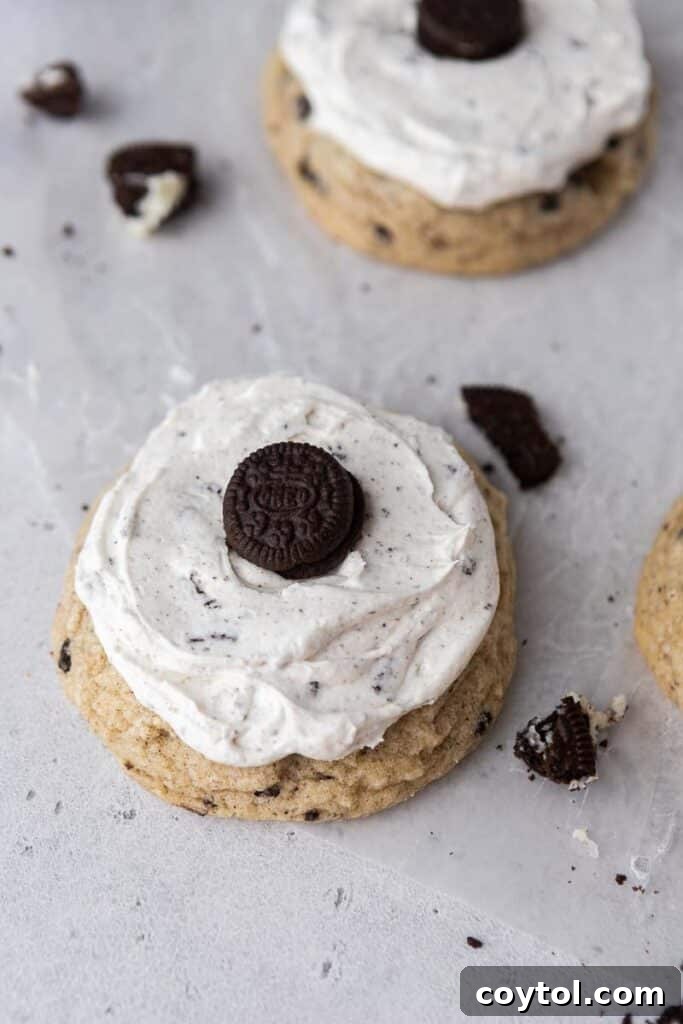 Creamy Cookies and Cream Milkshake Cookie 12 Frosted Crumbl cookies and cream milkshake cookies