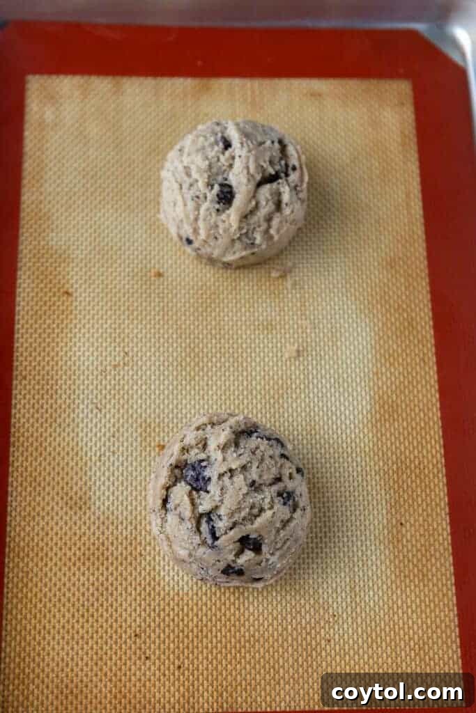 Creamy Cookies and Cream Milkshake Cookie 7 Oreo cookie dough