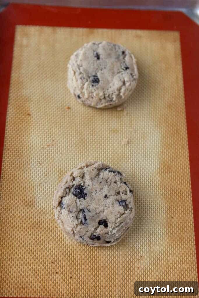 Creamy Cookies and Cream Milkshake Cookie 8 Oreo cookie dough