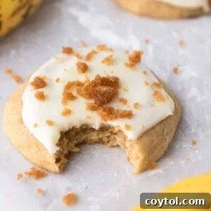 Crumbl banana bread cookies