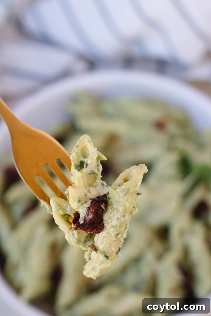 Easy vegan avocado sauce with pasta