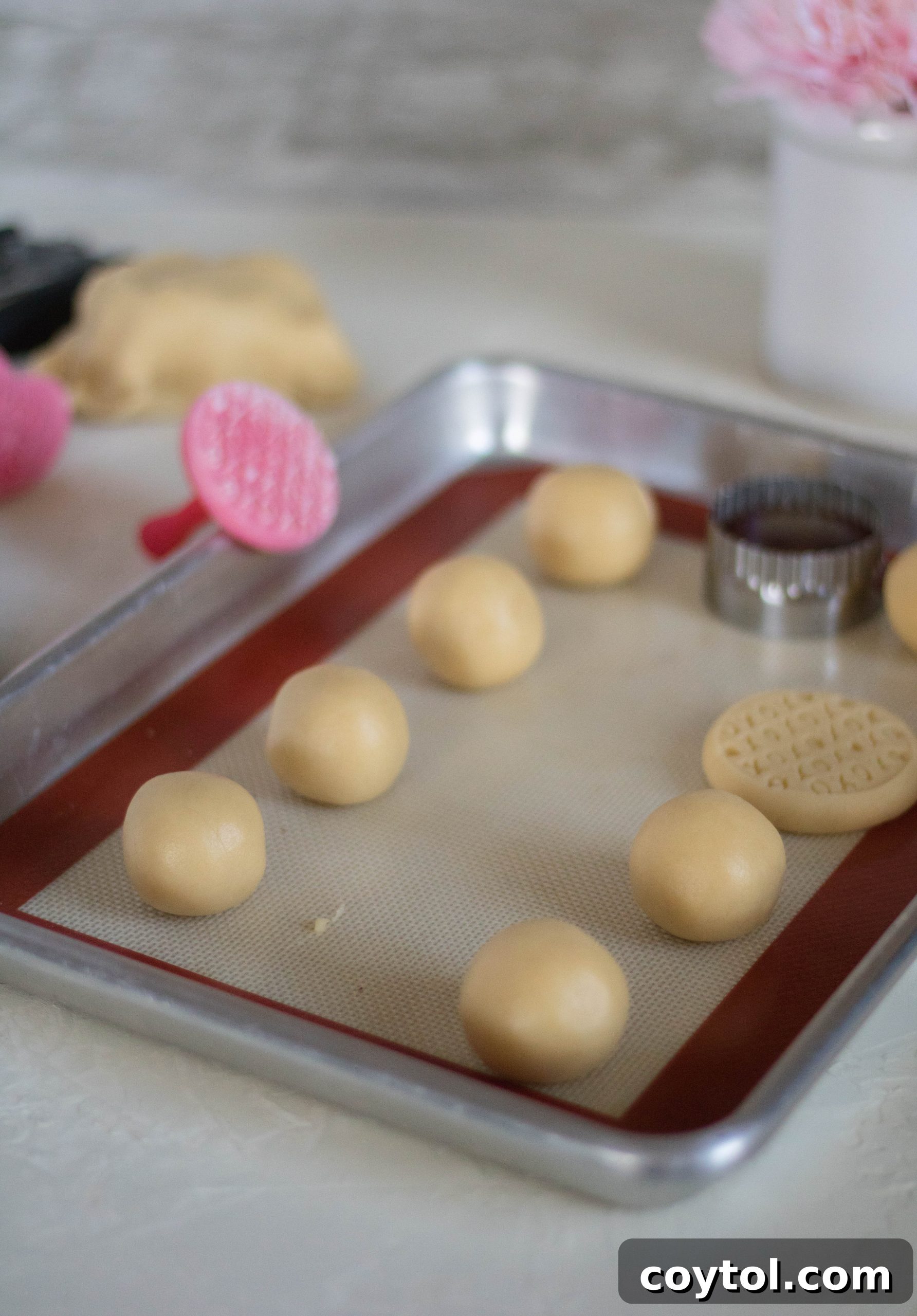 Shortbread dough divided in smaller balls