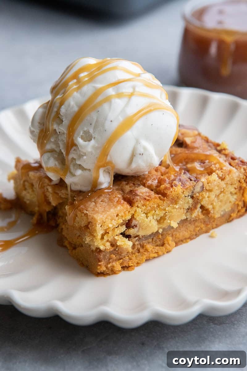 Pumpkin crunch cake with icecream and caramel