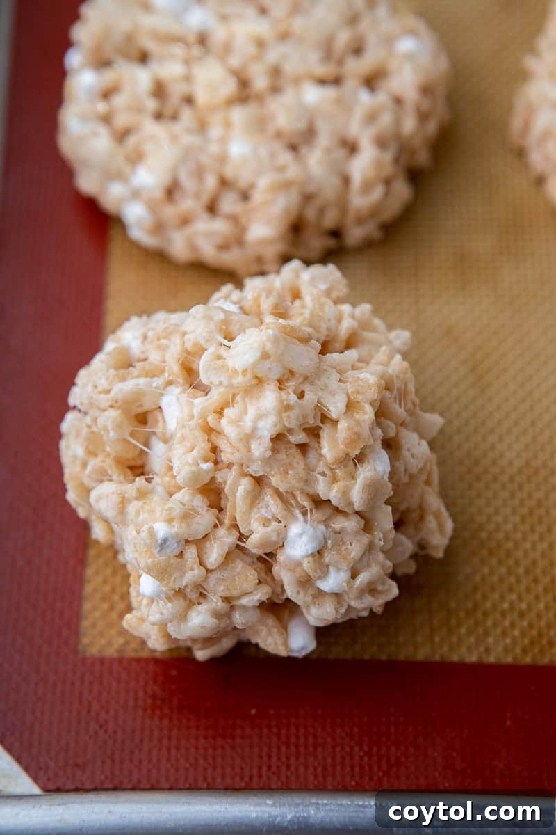 Crumbl-Style No-Bake Rice Krispies Treats 8 No bake rice krispies bar cookies