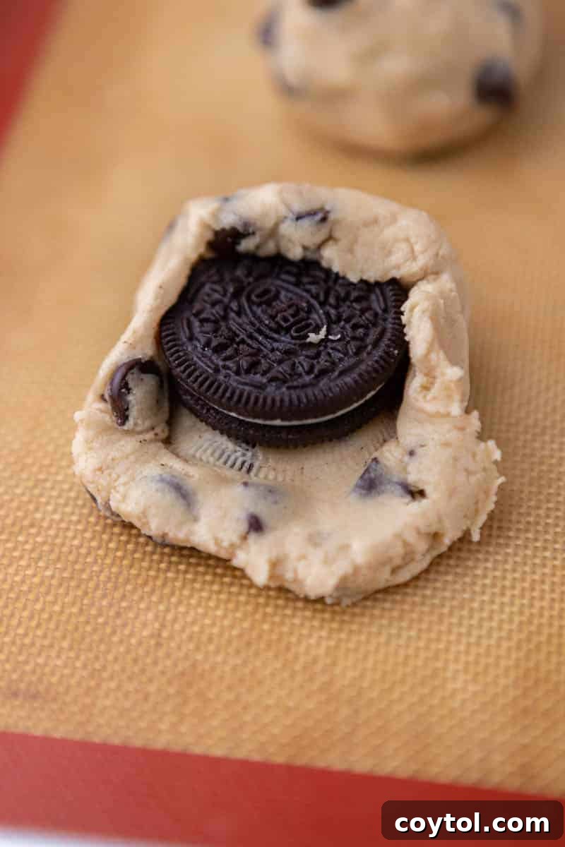 Oreo in cookie dough