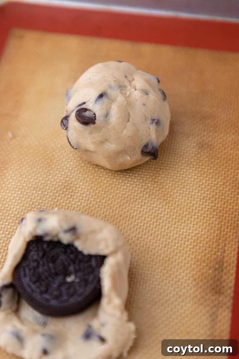 Oreo in cookie dough