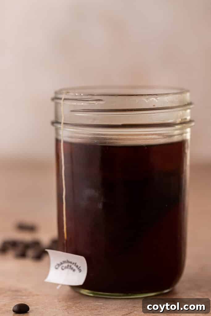 Cold brew coffee in a mason jar