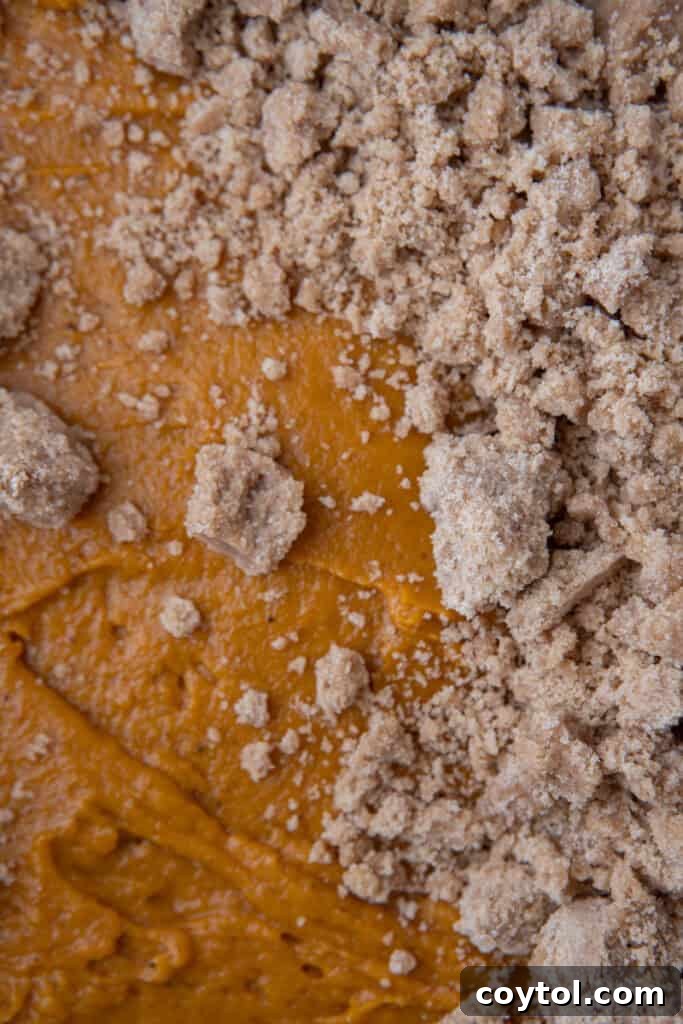 streusel being put on top