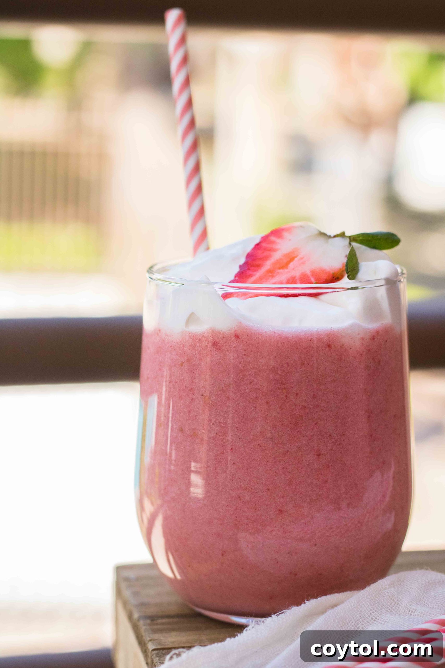 Classic strawberry banana yogurt smoothie recipe